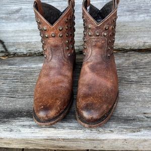 Frye Wyatt studded disc leather ankle boots